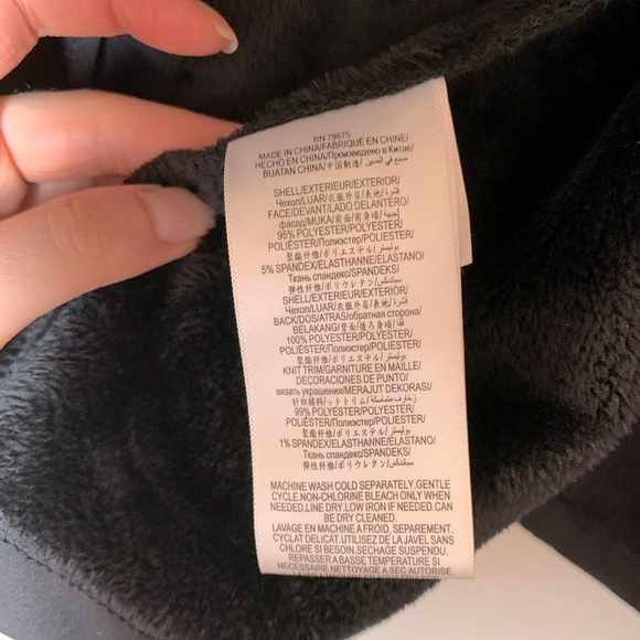 BCBG winter coat 🖤 - Picture 4 of 4